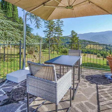 In With Outdoor Swimming Pool Capolona